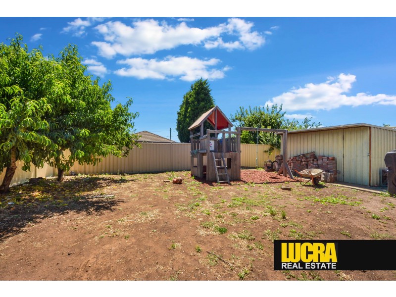 32 Friendship Avenue, Mill Park VIC 3082