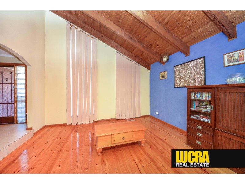 32 Friendship Avenue, Mill Park VIC 3082