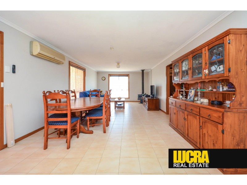 32 Friendship Avenue, Mill Park VIC 3082