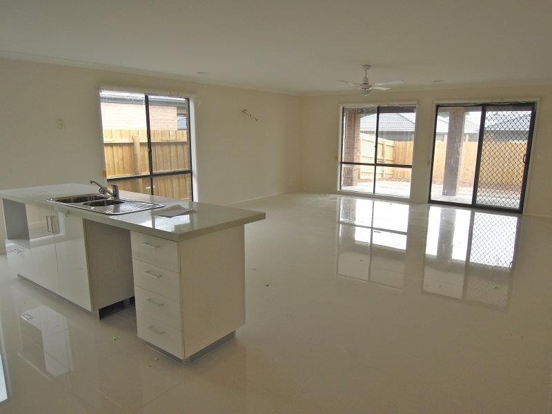 11 Maiden Drive, Sunbury VIC 3429