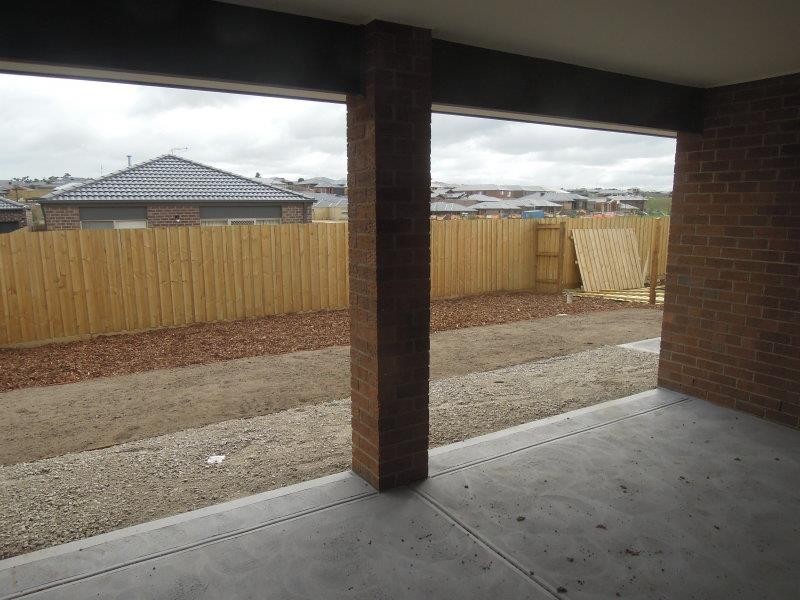 11 Maiden Drive, Sunbury VIC 3429