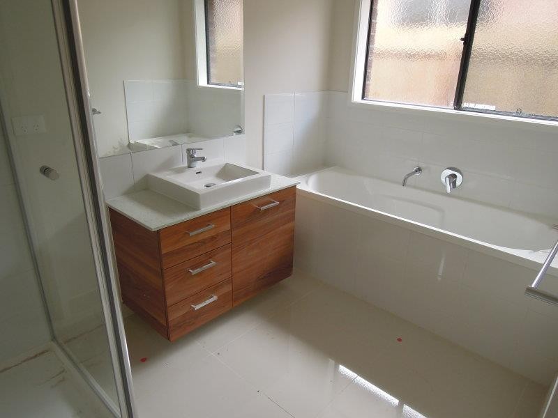 11 Maiden Drive, Sunbury VIC 3429