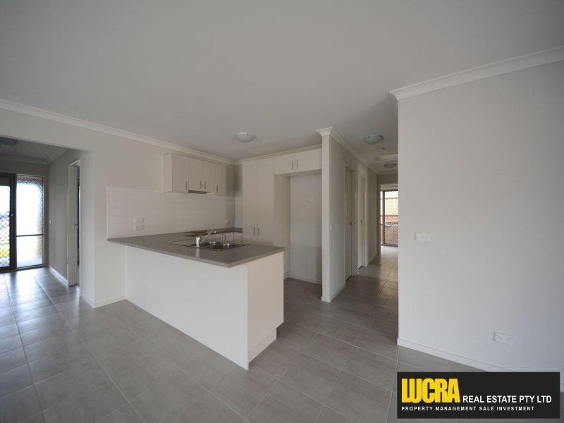 6 Glastonbury Drive, Sunbury VIC 3429