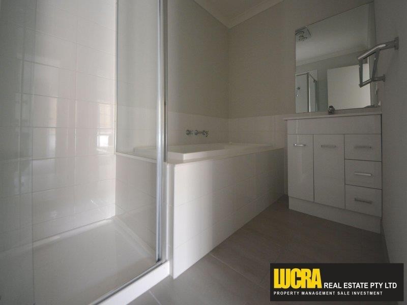 6 Glastonbury Drive, Sunbury VIC 3429