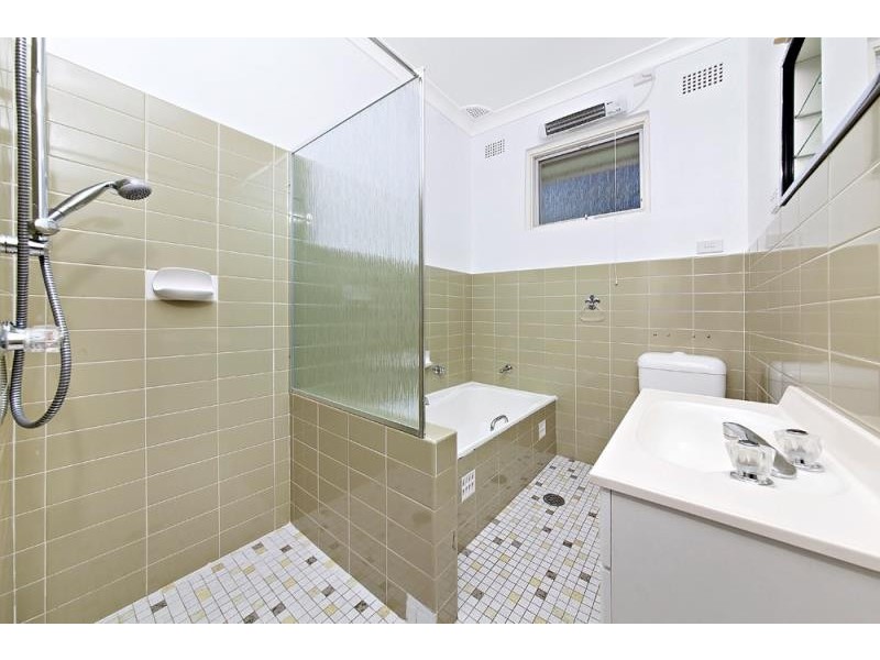 8 Wombeyan Street, Forestville NSW 2087