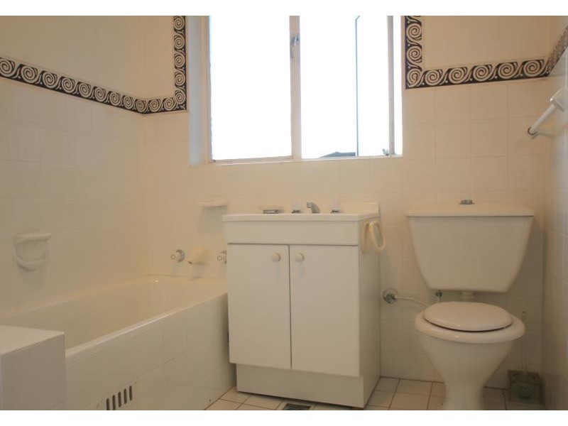 8/25 Pacific Highway, Roseville NSW 2069