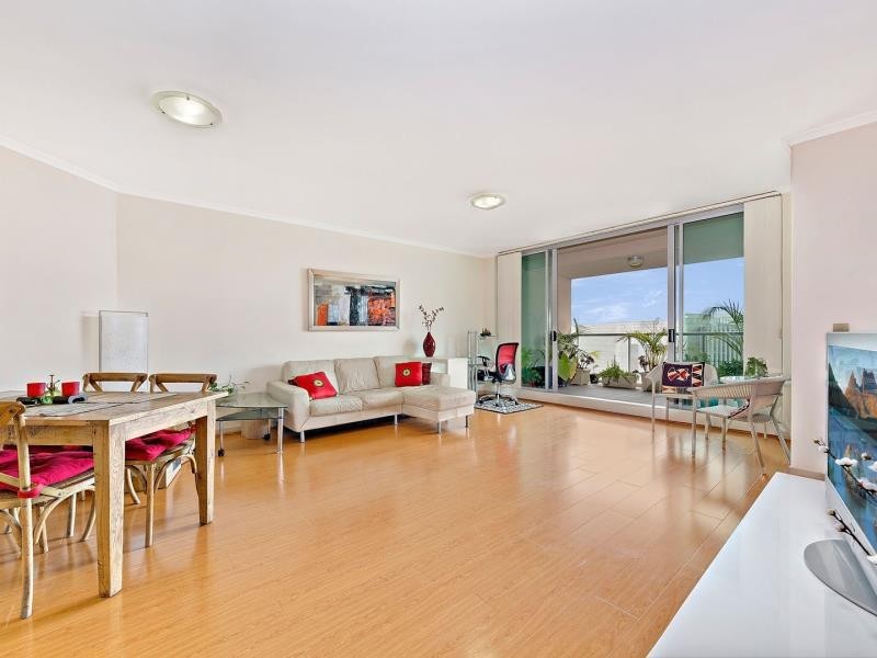 617/2B Help Street, Chatswood NSW 2067