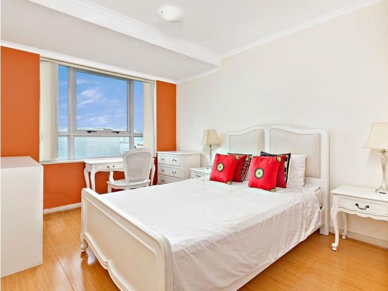 617/2B Help Street, Chatswood NSW 2067