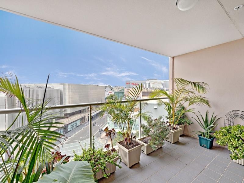 617/2B Help Street, Chatswood NSW 2067