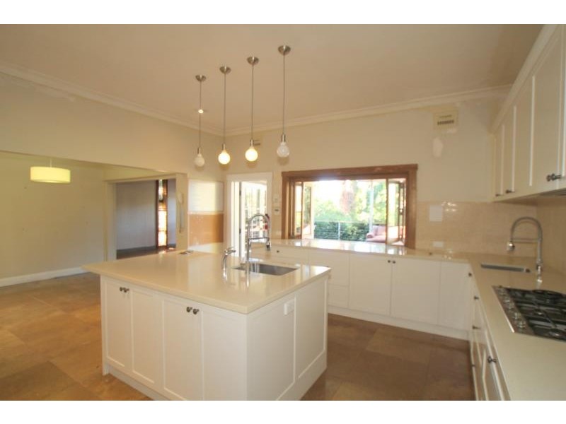 5 Eulbertie Avenue, Warrawee NSW 2074