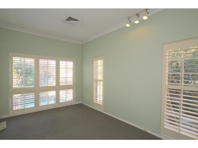 5 Eulbertie Avenue, Warrawee NSW 2074