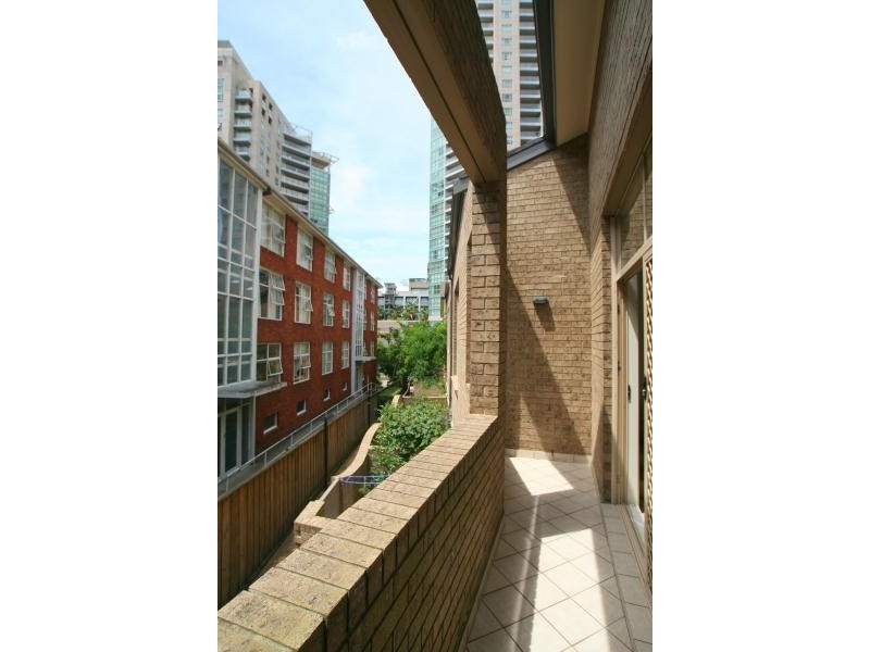 20/5 Help Street, Chatswood NSW 2067