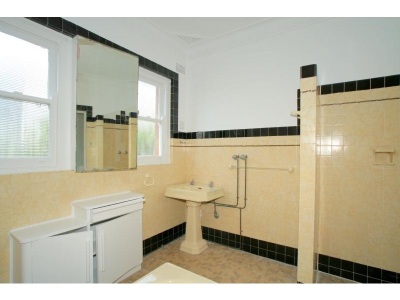 2/186 Pacific Highway, Roseville NSW 2069