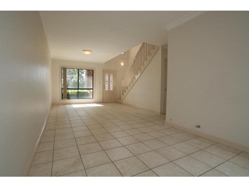 2/78 Solander Road, Kings Langley NSW 2147