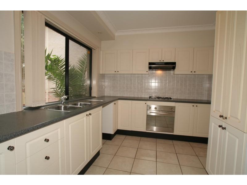 2/78 Solander Road, Kings Langley NSW 2147