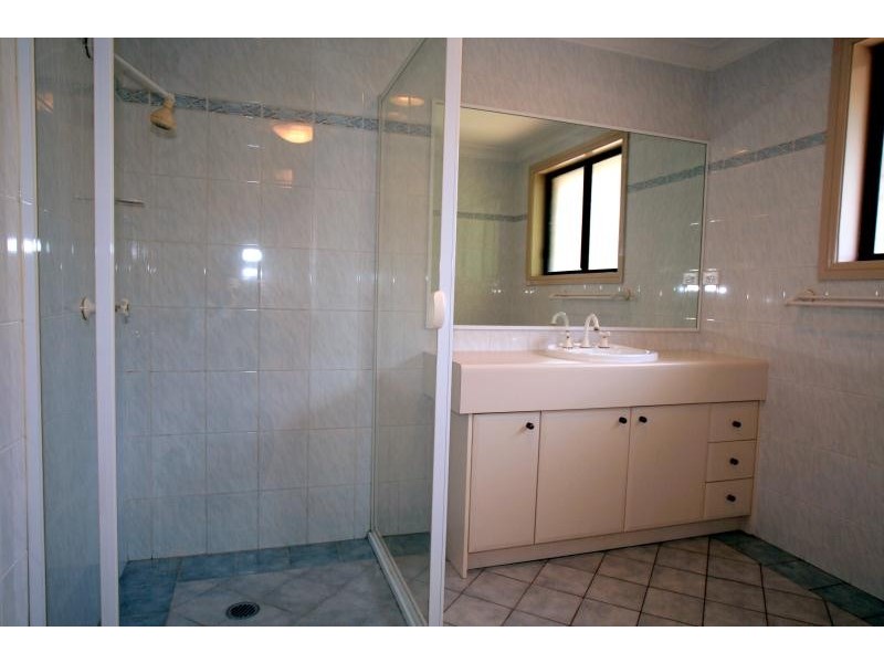 2/78 Solander Road, Kings Langley NSW 2147