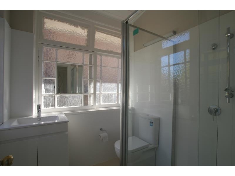 2/8 Waratah Street, Roseville NSW 2069