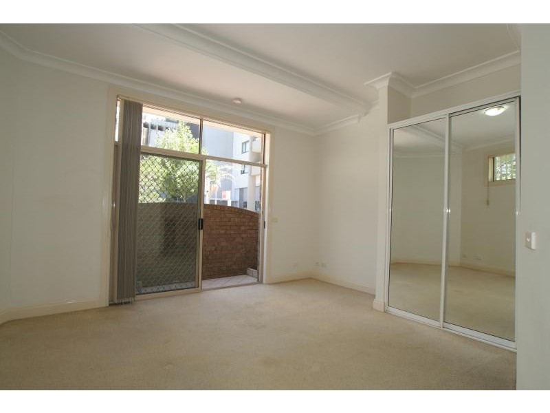 8/5 Help Street, Chatswood NSW 2067