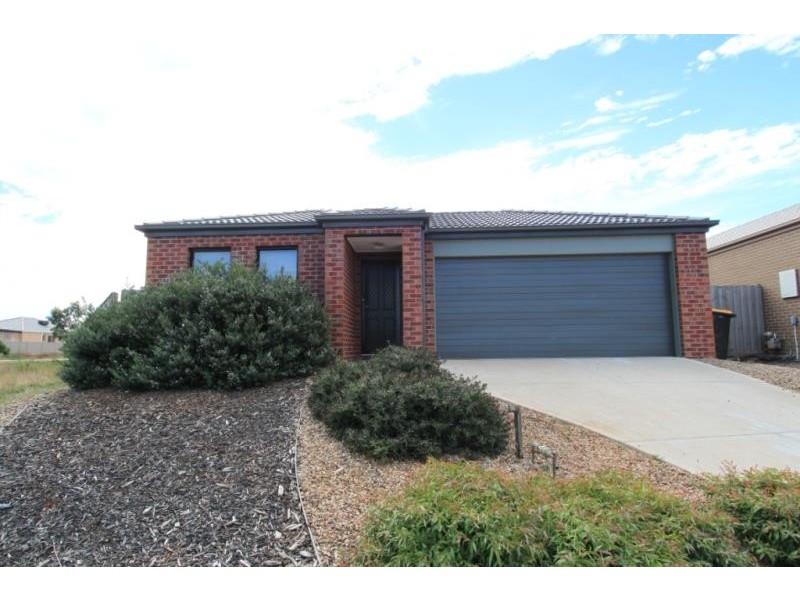 22 Koonawarra Terrace, Melton West VIC 3337