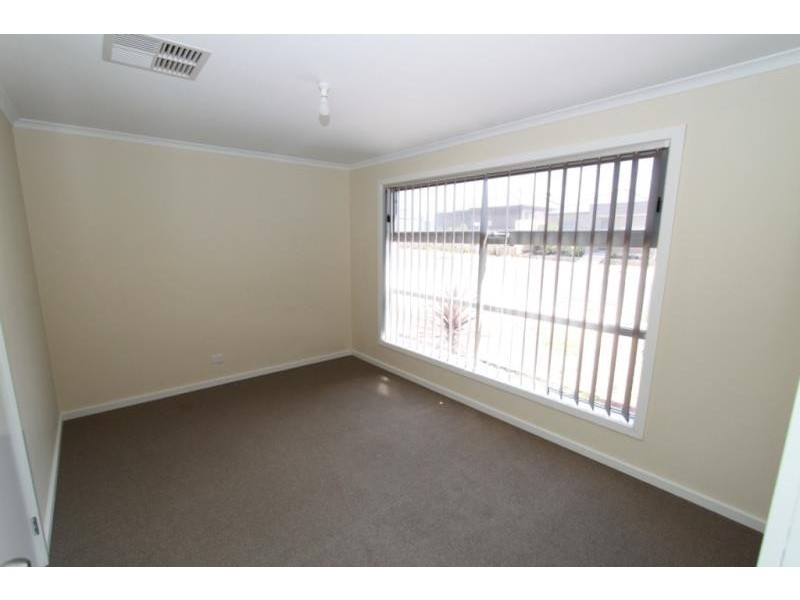 91 Longtree Drive, Melton VIC 3337