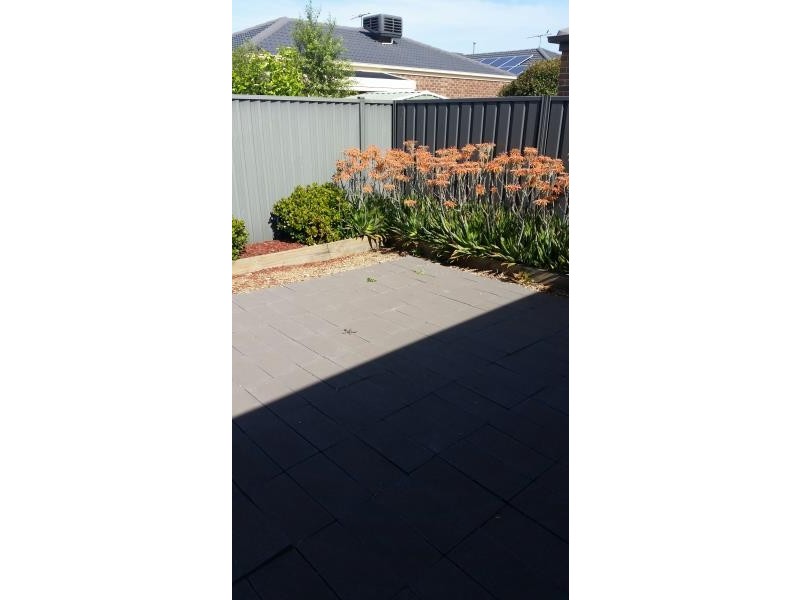 5 Poplar Close, Melton VIC 3337