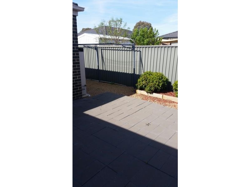 5 Poplar Close, Melton VIC 3337