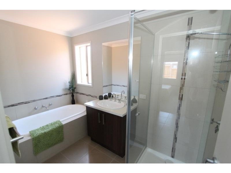 4 Watercress Place, Brookfield VIC 3338