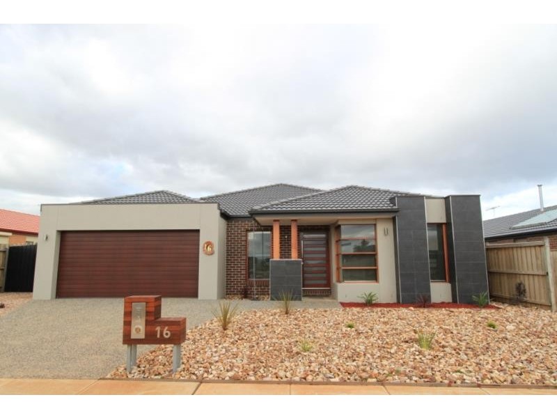 16 Faircroft Drive, Brookfield VIC 3338