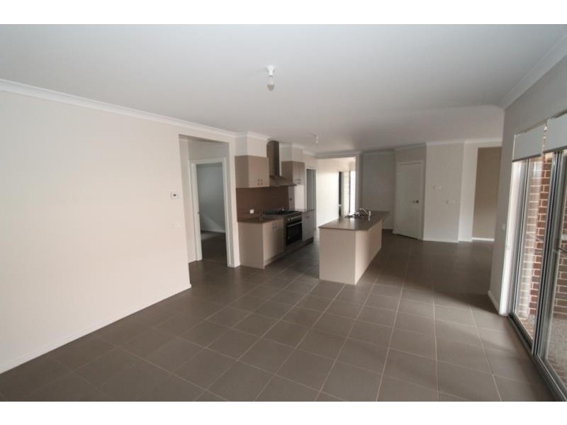 16 Faircroft Drive, Brookfield VIC 3338