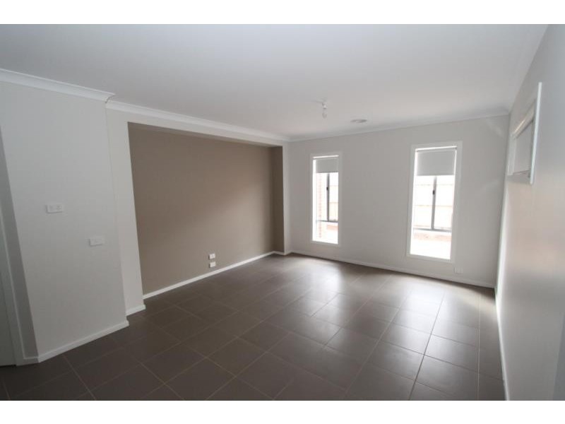 16 Faircroft Drive, Brookfield VIC 3338