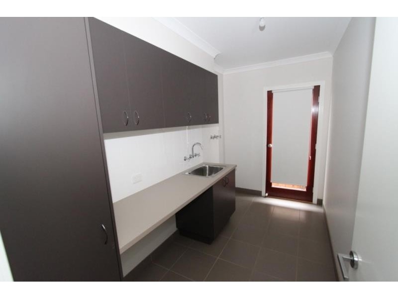 16 Faircroft Drive, Brookfield VIC 3338