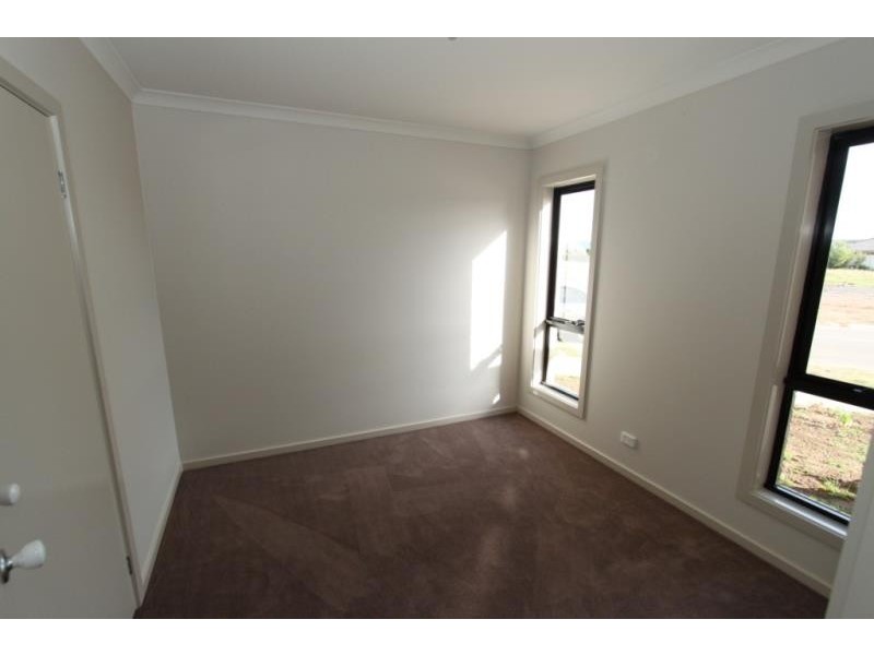 1/21-29 Lakewood Boulevard, Melton VIC 3337