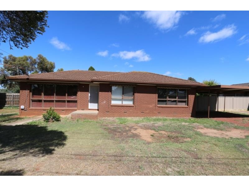 7 Hume Avenue, Melton South VIC 3338