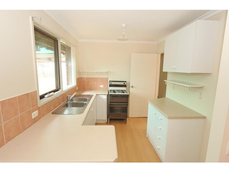 7 Hume Avenue, Melton South VIC 3338