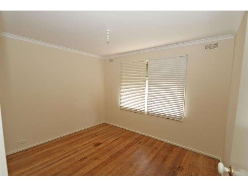 7 Hume Avenue, Melton South VIC 3338