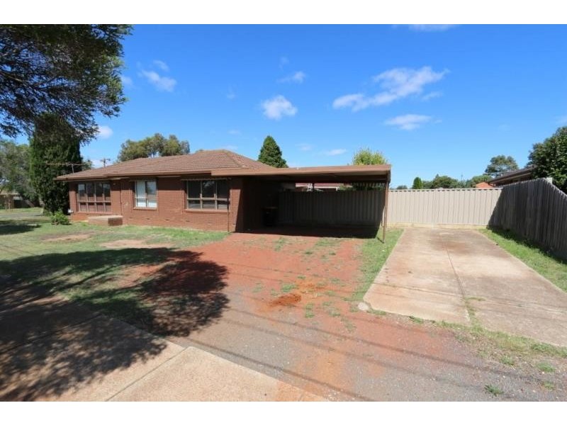 7 Hume Avenue, Melton South VIC 3338