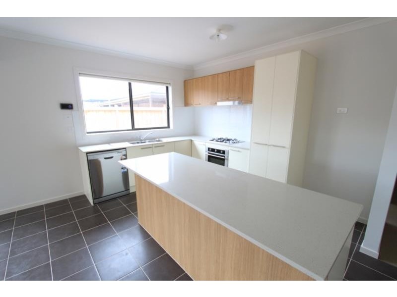 5 Leuca Avenue, Brookfield VIC 3338