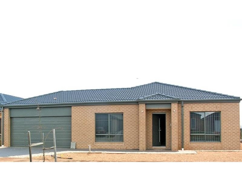 8 Birch Lane, Melton West VIC 3337