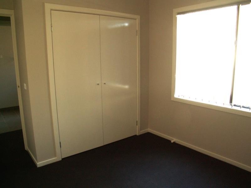 8 Birch Lane, Melton West VIC 3337