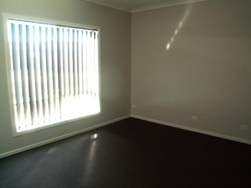 8 Birch Lane, Melton West VIC 3337