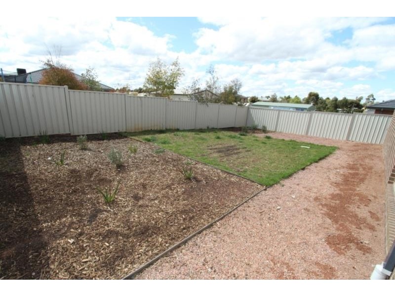 47 Kilmore Street, Brookfield VIC 3338