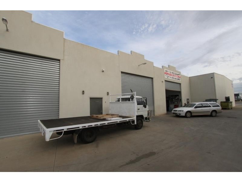 8/22-24 Westwood Drive, Deer Park VIC 3023