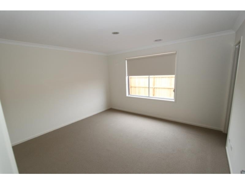 15 Triandra place, Brookfield VIC 3338