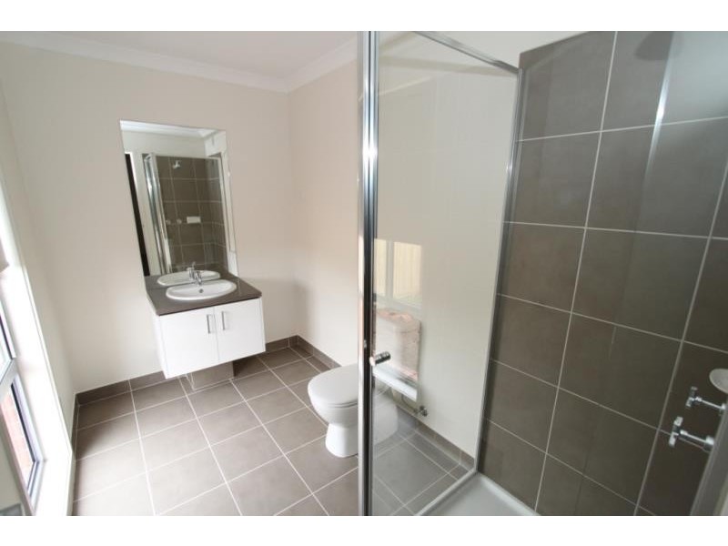 15 Triandra place, Brookfield VIC 3338