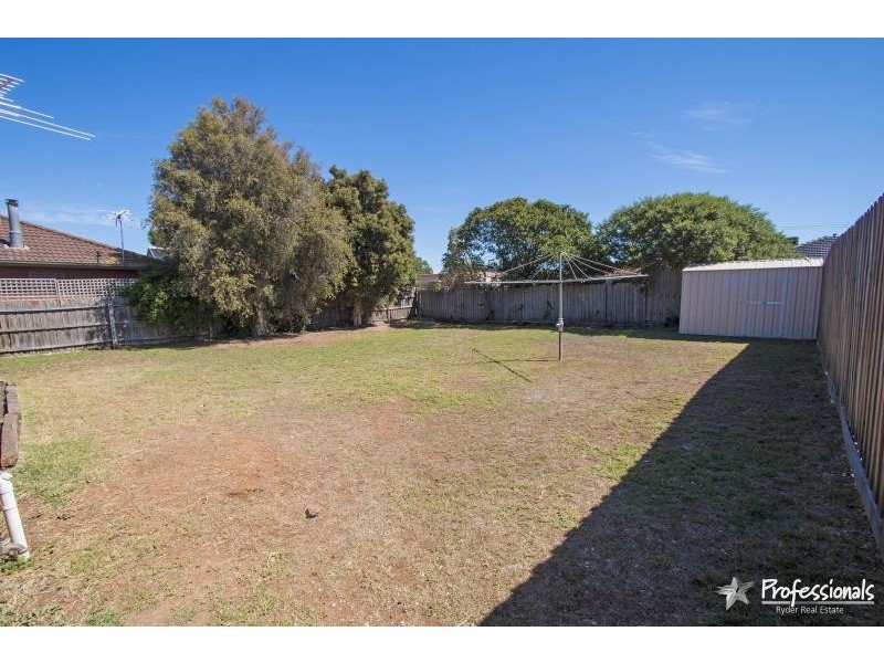 77 Childs Street, Melton South VIC 3338