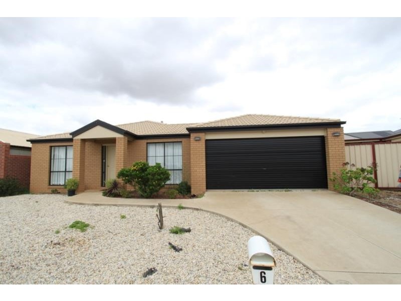6 Beauview court, Kurunjang VIC 3337