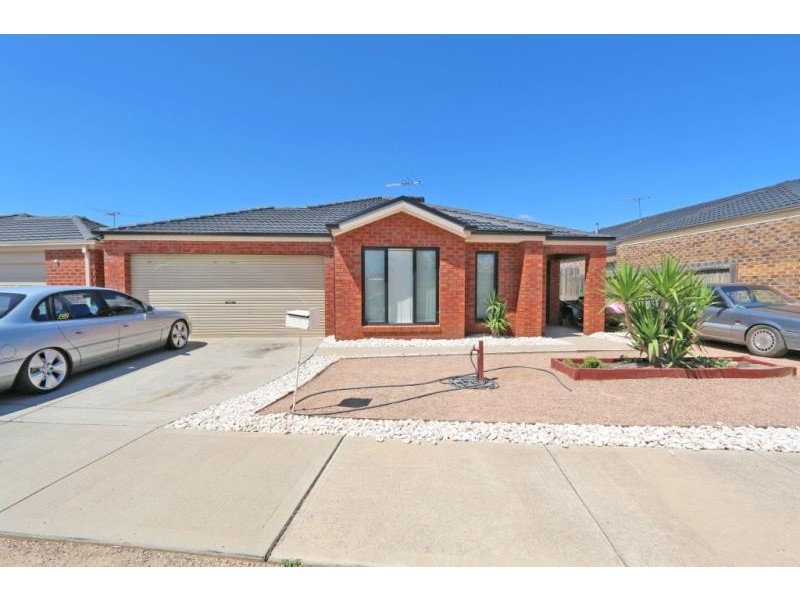 2/1 Drysdale Place, Brookfield VIC 3338