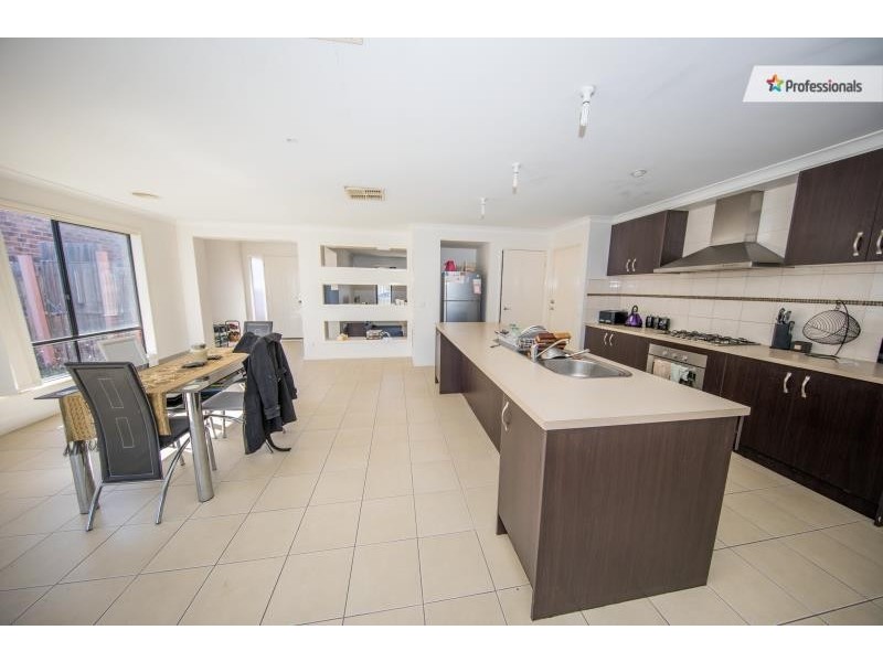 2/1 Drysdale Place, Brookfield VIC 3338