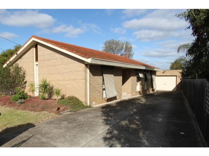 3 Burleigh Road, Melton VIC 3337