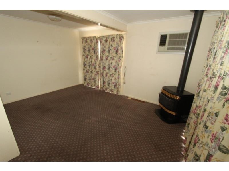 3 Burleigh Road, Melton VIC 3337